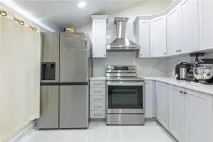 566 Wyoming St, Dayton, OH 45410 - Photo 8