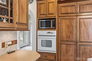 999 Brookwood Dr, Troy, OH 45373 - Photo 18