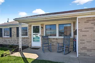 916 Mystic Ln, Troy, OH 45373 - Photo 2