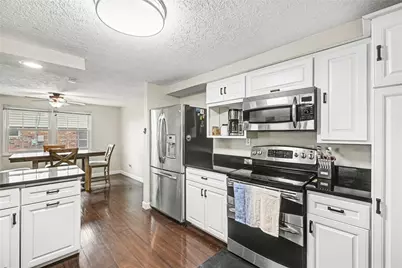 7372 Colegrove Drive, Huber Heights, OH 45424 - Photo 8