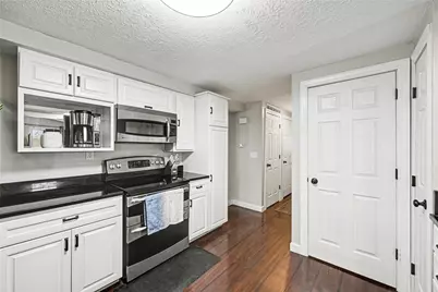 7372 Colegrove Drive, Huber Heights, OH 45424 - Photo 10