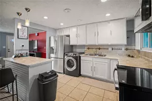 2183 Los Arrow Dr, Miami Township, OH 45439 - Photo 10