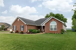 725 Loxley Ln, Troy, OH 45373 - Photo 6