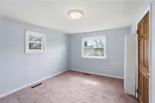 1166 W Sparrow Rd, Green Twp, OH 45502 - Photo 16