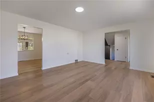 435 Blackstone Dr, Washington Twp, OH 45459 - Photo 8