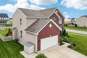 4076 Spicebush Dr, Tipp City, OH 45371 - Photo 2