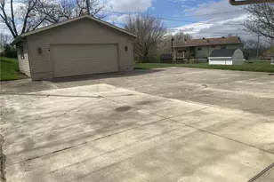 192 Golfwood Dr, West Carrollton, OH 45449 - Photo 10