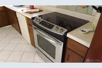 801 Crestmont Drive, Riverside, OH 45431 - Photo 12