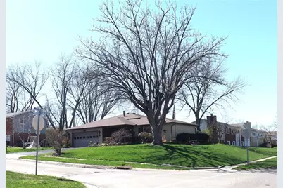 801 Crestmont Drive, Riverside, OH 45431 - Photo 1