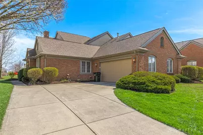 2695 Vienna Estates Drive, Miamisburg, OH 45459 - Photo 2