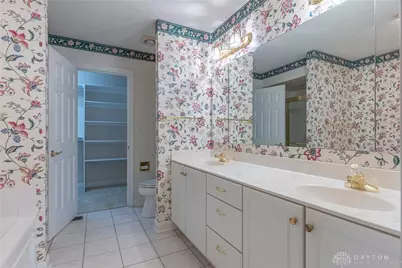 2695 Vienna Estates Drive, Miamisburg, OH 45459 - Photo 24