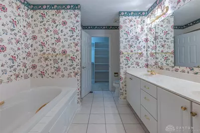 2695 Vienna Estates Drive, Miamisburg, OH 45459 - Photo 14