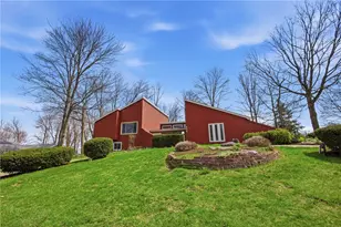 438 Merrick Dr, Beavercreek, OH 45434 - Photo 1