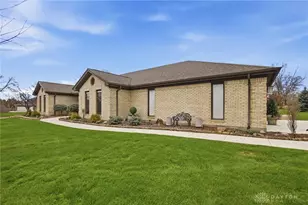 610 Stonecress Dr, Tipp City, OH 45371 - Photo 4