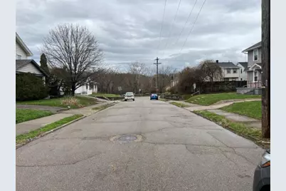 445 Sandhurst Drive, Dayton, OH 45405 - Photo 4