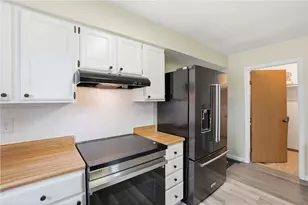 8969 Gardengate Dr, Huber Heights, OH 45424 - Photo 14