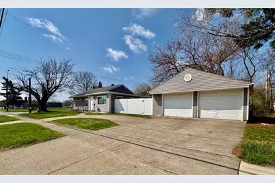 2151 S Smithville Road, Kettering, OH 45420 - Photo 2