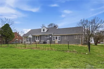 1466 S Central Drive, Beavercreek, OH 45432 - Photo 4