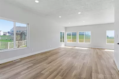 10124 S Cliff Swallow Court, Miamisburg, OH 45342 - Photo 2