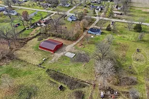 9185 S Mann Rd, Bethel Twp, OH 45371 - Photo 6