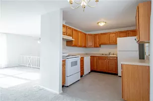 489 Caldwell Cir, Bethel Twp, OH 45344 - Photo 4