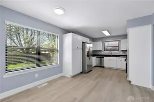 6660 Deer Bluff Dr, Huber Heights, OH 45424 - Photo 12