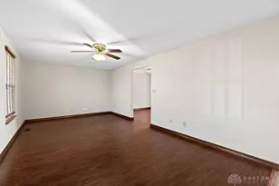 7064 Safari Dr, Huber Heights, OH 45424 - Photo 6