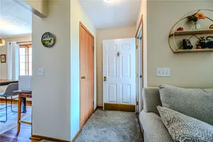 6859 Willow Creek Dr, Huber Heights, OH 45424 - Photo 8