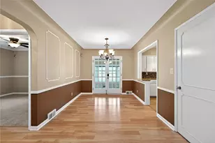 1810 S Main St, Dayton, OH 45409 - Photo 12