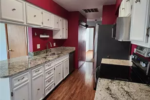 313 Highland Dr, Englewood, OH 45322 - Photo 4