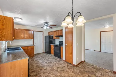 921 McDowell Street, Xenia, OH 45385 - Photo 6