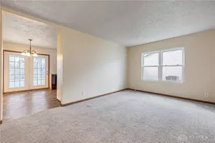 921 McDowell St, Xenia, OH 45385 - Photo 4