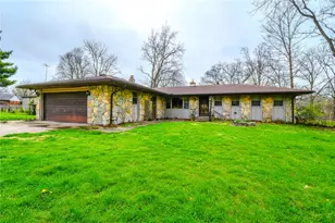 3223 Ravenwood Rd, Fairborn, OH 45324 - Photo 4