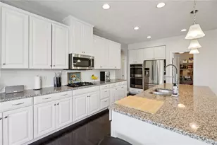 10276 Benjamin Way, Centerville, OH 45458 - Photo 12