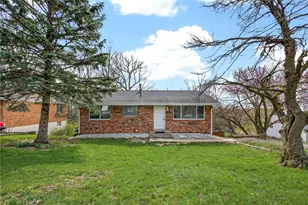 4842 Hamlin Dr, Dayton, OH 45414 - Photo 2