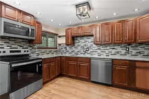 1681 Hillwood Dr, Kettering, OH 45439 - Photo 10