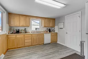 1504 W Main St, New Lebanon, OH 45345 - Photo 16