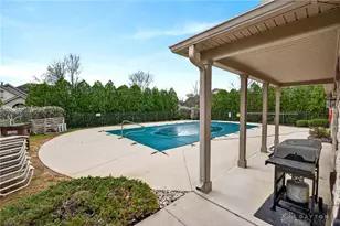 2028 Wentworth Village Dr, Bellbrook, OH 45305 - Photo 28