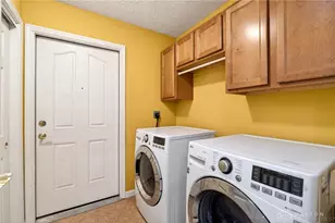 2028 Wentworth Village Dr, Bellbrook, OH 45305 - Photo 24