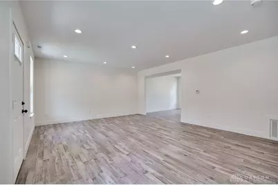 4253 Pleasant View Avenue, Dayton, OH 45420 - Photo 8