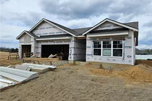 2276 Tandem Dr, Xenia, OH 45385 - Photo 2