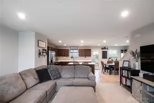 4341 Purple Aster Ct, Dayton, OH 45404 - Photo 4