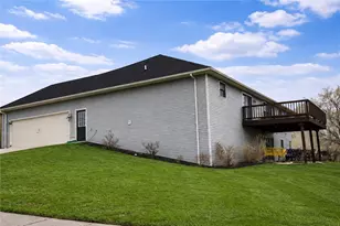 930 Oak Hill Ct, Troy, OH 45373 - Photo 2
