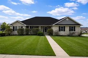930 Oak Hill Ct, Troy, OH 45373 - Photo 1