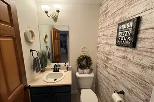 930 Oak Hill Ct, Troy, OH 45373 - Photo 10