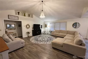 930 Oak Hill Ct, Troy, OH 45373 - Photo 4