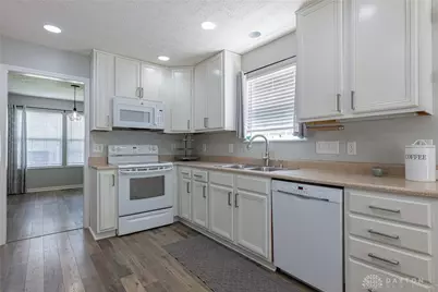 413 Lindell Drive, Germantown, OH 45327 - Photo 8