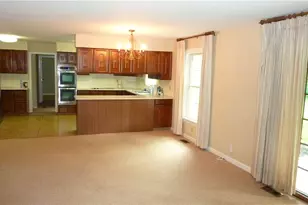 665 Dionne Ct, Washington Twp, OH 45459 - Photo 8