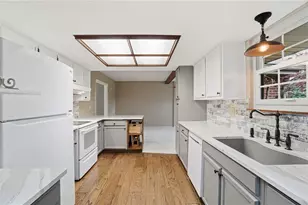 2303 Delvue Dr, Miami Township, OH 45459 - Photo 6