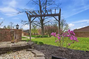 7521 Glenhurst Dr, Vandalia, OH 45414 - Photo 8